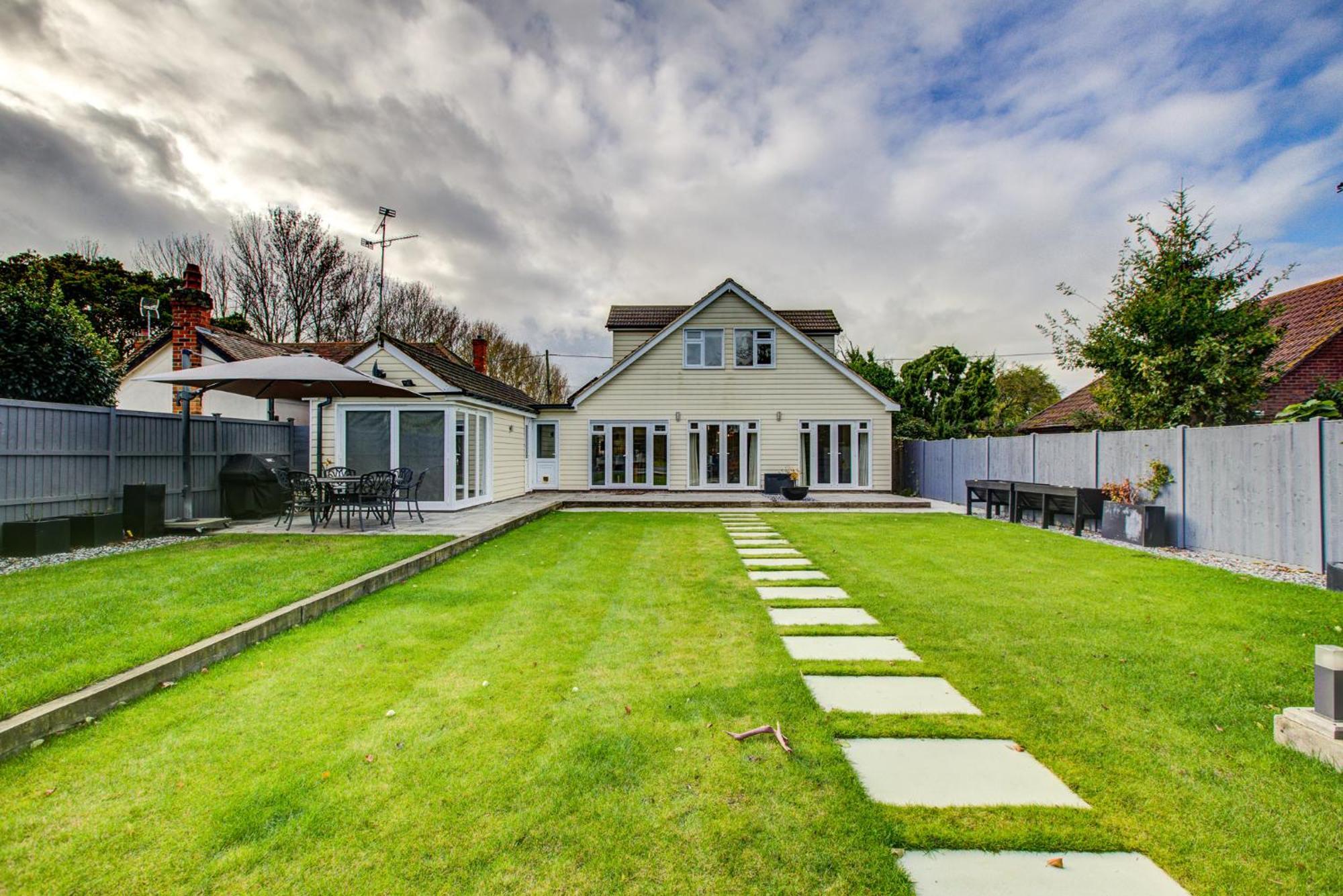 Pass The Keys Spacious House Near Chelmsford Villa Exterior photo